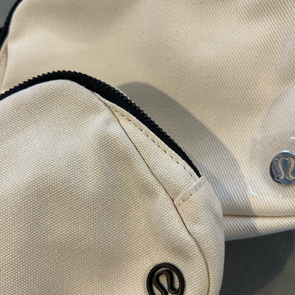 PSA Lululemon Everywhere Belt Bag Angel Wing OG vs Natural Black Extended Strap - Picture 2 of 2